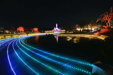 A path leads to a castle.のeditorial素材