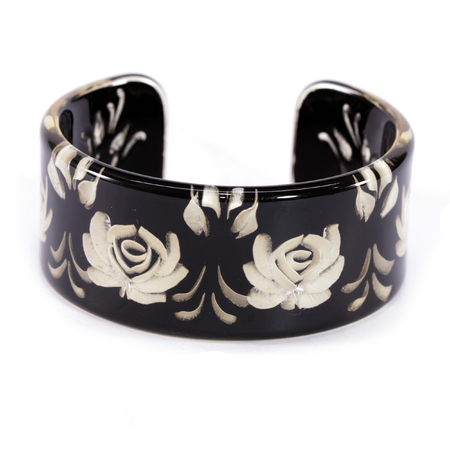 Black and White Floral Bangleの写真素材