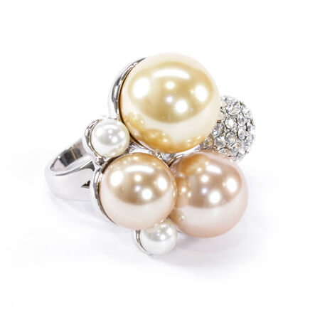 Pearl and Crystal Ringの写真素材