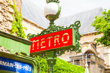 PARIS, FRANCE - 20 May 2017: Metro station sign Saint-Germain-des-Presのeditorial素材