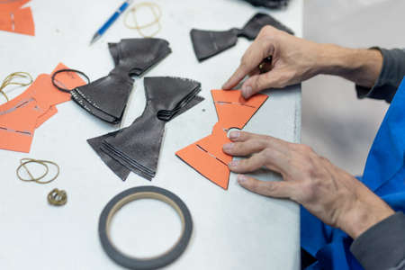 Design lines for sewing according to the pattern, with a special rod. Shoe production. For any...