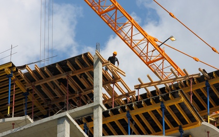 The builder performs works at height, Ekaterinburg, Russian Federationのeditorial素材