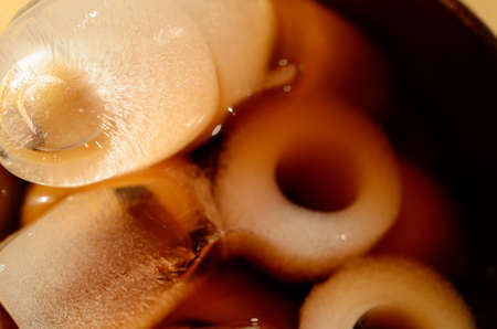 sugar free soft drink with ice cubes macro photoの写真素材
