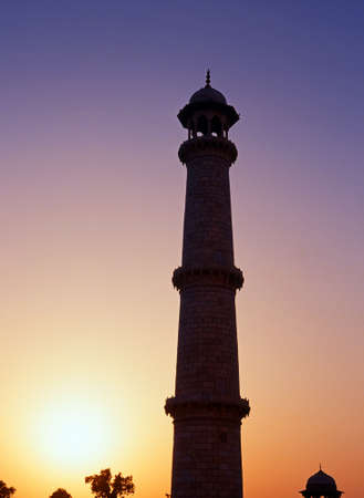Taj Mahal corner turret at sunset  built by Mughal Emperor Shah Jahan in memory of his wife, Mumtaz Mahal , Agra, Uttar Pradesh, India の写真素材