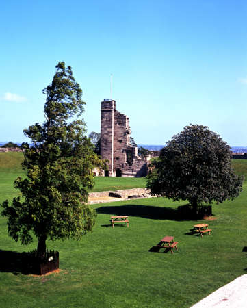 Ruins of Tutbury Castle and gardens, Tutbury, Staffordshire, England, UK, Western Europe の写真素材