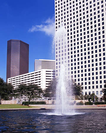 Fountain with skyscrapers to the rear, Houston, Texas, USA の写真素材