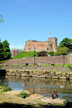 Tamworth, UK - May 17, 2014 - View of the Norman castle and gardens with the River Anker in the foreground, Tamworth, Staffordshire, England, UK, Western Europe のeditorial素材