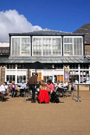 Pavement cafe in the Pavilion Gardens, Buxton, Derbyshire, England, UK, Western Europe.のeditorial素材