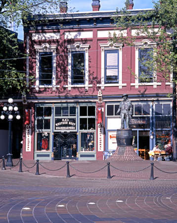 Gassy Jack Deighton Statue in Gas town district Vancouver British Columbia Canada.のeditorial素材