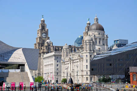 The Three Graces consisting of the Liver Building, Port of Liverpool Building and the Cunard Building, Liverpool, Merseyside, England, UK, Western Europe.のeditorial素材