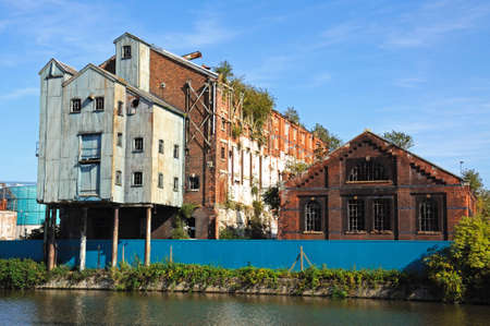 Old warehouses in Gloucester Docks, Gloucester, Gloucestershire, England, UK, Western Europe.のeditorial素材