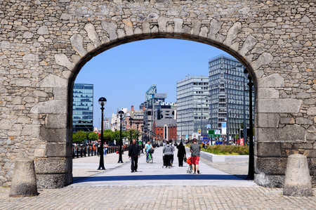 Stone Gable and arch entrance to Salthouse Dock, Liverpool, Merseyside, England, UK, Western Europe.のeditorial素材