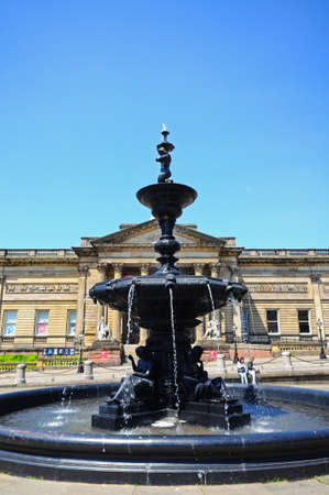 Walker Art Gallery with the Steble fountain in the foreground, Liverpool, Merseyside, England, UK, Western Europe.のeditorial素材