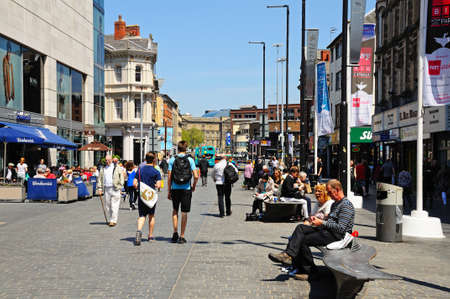 Shoppers and tourists along Whitechapel shoping street in the city centre, Liverpool, Merseyside, England, UK, Western Europe.のeditorial素材