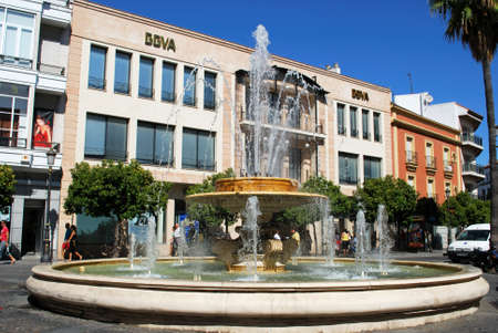 Fountain on the roundabout Rotonda de los Casinos, Jerez de la Frontera, Cadiz Province, Andalusia, Spain, Western Europe.のeditorial素材