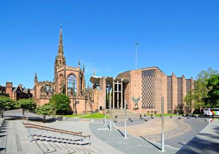 View of the old and new Cathedrals, Coventry, West Midlands, England, UK, Western Europe.のeditorial素材