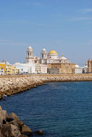 View along the waterfront towards the Cathedral, Cadiz, Cadiz Province, Andalusia, Spain, Western Europe.のeditorial素材