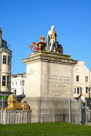The Kings statue along the Esplanade, monument to King George III, Weymouth, Dorset, England, UK, Western Europe.のeditorial素材