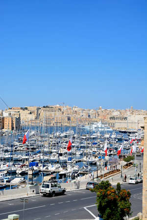 Elevated view of Vittoriosa waterfront and marina with views towards Senglea and Valletta, Vittoriosa (Birgu), Malta, Europe.のeditorial素材