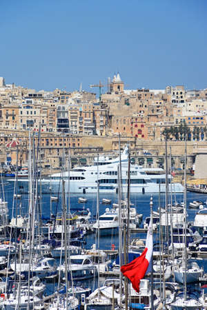 Elevated view of Vittoriosa marina with views towards Valletta, Vittoriosa (Birgu), Malta, Europe.のeditorial素材