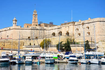 View of Senglea marina and waterfront buildings seen from Vittoriosa, Vittoriosa (Birgu), Malta, Europe.のeditorial素材