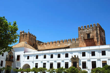 Town hall and tourist information office with the castle to the rear, Arcos de la Frontera, Andalucia, Spain.のeditorial素材