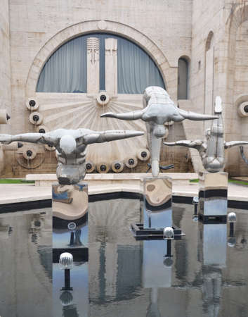 Modern art statue near the Cascade in Yerevan, Armenia.のeditorial素材