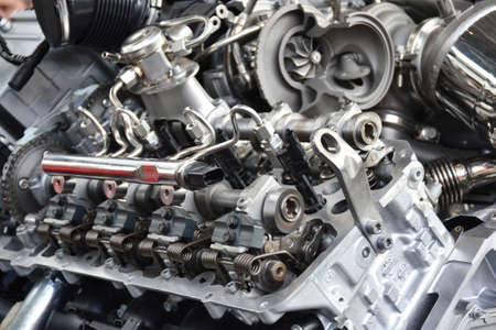 Vehicle V8 engine