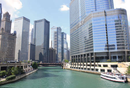 Chicago River and downtown Chicago, Illinoisのeditorial素材