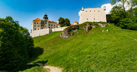 PIESKOWA SKALA, POLAND - MAY 03, 2018: Historic castle Pieskowa Skala by the Pradnik river in the Ojcowski National Park.のeditorial素材