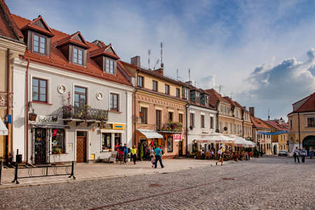 SANDOMIERZ, POLAND - OCTOBER 4, 2015: Old tenements on the market square in Sandomierz.のeditorial素材