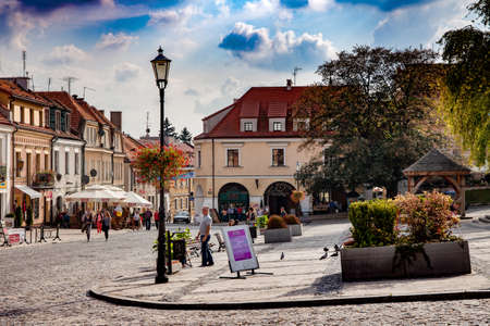 SANDOMIERZ, POLAND - OCTOBER 4, 2015: Old tenements on the market square in Sandomierz.のeditorial素材