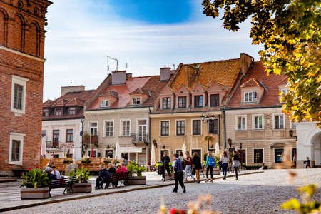 SANDOMIERZ, POLAND - OCTOBER 4, 2015: Old tenements on the market square in Sandomierz.のeditorial素材