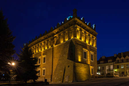 SANDOMIERZ, SWIETOKRZYSKIE PROVINCE/POLAND, OCTOBER 05, 2015: Brick gothic town hall and octagonal renaissance high clock tower on Old Market square.のeditorial素材