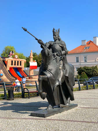 MALBORK, POLAND - SEPTEMBER 01, 2019: Monument to Kazimierz Jagiellonczyk in Malbork.のeditorial素材