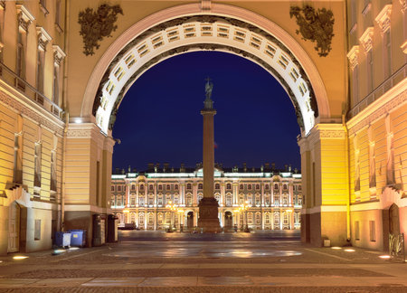 Saint Petersburg, Russia, 09.01.2020. Entrance to the Palace square in the night lights. Arch of the General staff, the Alexandrian triumphal column, the facade of the Hermitage. Architecture of the XVIII-XIX centuriesのeditorial素材