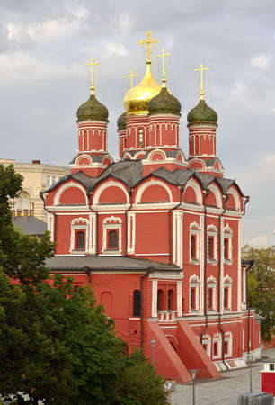 Cathedral Of Christ The Savior. White stone architecture of the XIX century, Golden domes, walls of the Moscow Kremlin. Moscow, Russia, 2020の写真素材