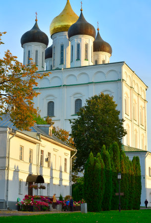 Pskov, Russia, 09/25/2022. The old Pskov Kremlin. Refectory at the walls of the Trinity Cathedral, an architectural monument of the 17th centuryのeditorial素材