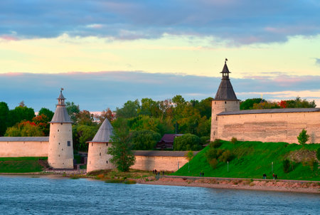 Pskov, Russia, 09.25.2022. The Old Russian Pskov Kremlin. Fortress towers of the 14th- 15th century on the banks of the Velikaya Riverのeditorial素材