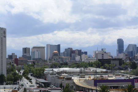 View of Mexico city, Revolution monumentのeditorial素材