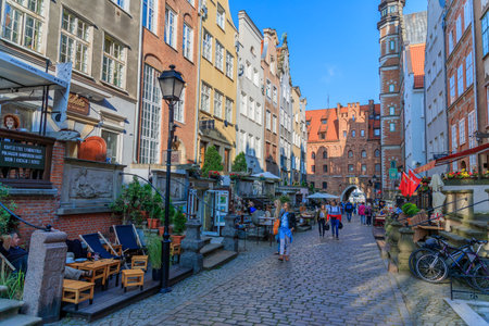 GDANSK, POLEN - 2017 AUGUST 24. St. Mary's church and Mariacka street in the old town center of...