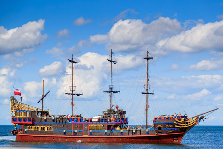 SOPOT, POLEN - 2017 AUGUST 25. Wooden Pirate Ship sailing in the ocean.