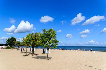 SOPOT, POLEN - 2017 AUGUST 25. Beautiful sandy beach in Sopot on a sunny day.のeditorial素材