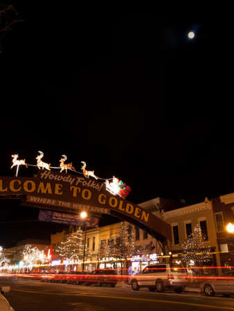 Olde Golden Christmas Candlelight Walk. Main street of Golden, Colorado.のeditorial素材
