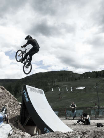 Slopestyle biking at 2012 Summer Teva Mountain Games. Vail, Colorado.のeditorial素材