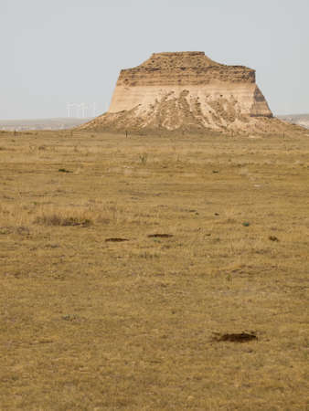 The Pawnee Buttes are two prominent buttes located within the Pawnee National Grassland in Weld County, of northeastern Colorado. Buttes are erosional remnants left standing in isolation as the surrounding High Plains surface has gradually worn awayのeditorial素材