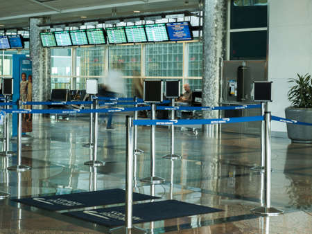 Check in line at Denver International Airport, Colorado.のeditorial素材