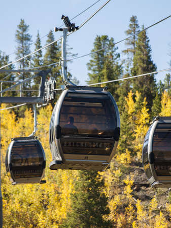 Moving gondolas in Autumn at Breckenridge, Colorado.のeditorial素材