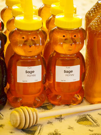 Local honey at the local farmers market. Farmers markets are a traditional way of selling agricultural products.のeditorial素材
