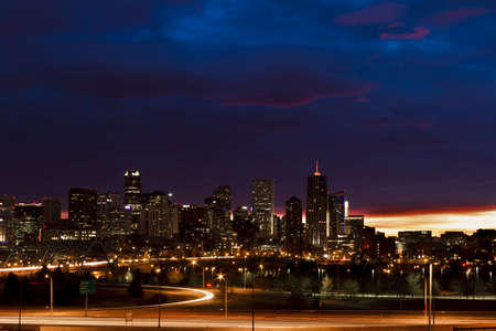 Beautiful sunrise with blue and pink sky over the mile high city of Denver, Colorado.のeditorial素材